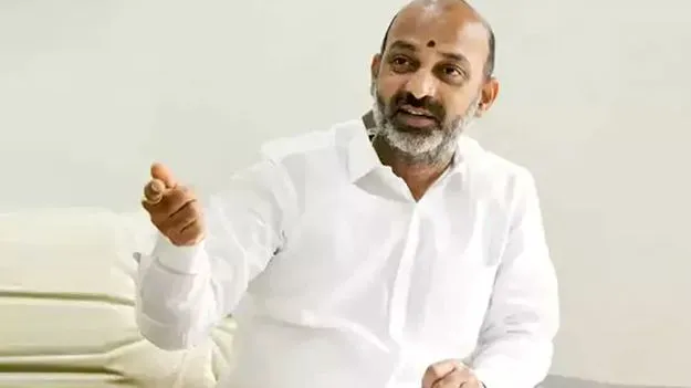 మహిళా బిల్లును అడ్డుకుంటే చరిత్రహీనులవుతారు: బండి సంజయ్‌