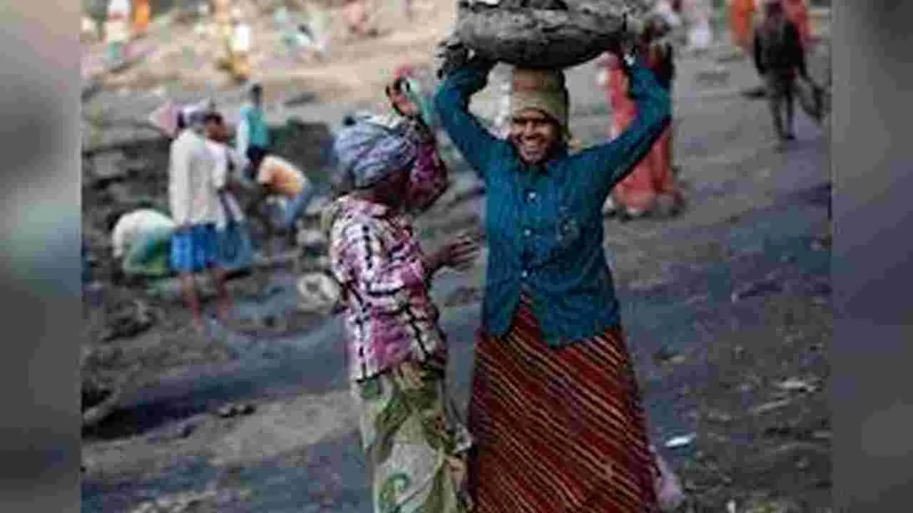 ఉపాధి హామీ సిబ్బందికి తీపి కబురు