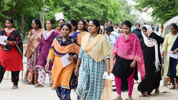 మేం అడ్డదారిలో ఉద్యోగాలు పొందలేదు