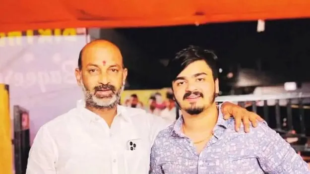బండి భగీరథ్‌ కేసులో కీలకంగా స్నేహితుల వాంగ్మూలం