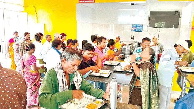    కష్టకాలంలో నేనున్నానంటూ!