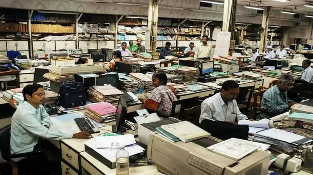 బ్యాంకు ఉద్యోగుల వేతన సవరణకు కేంద్రం ఓకే