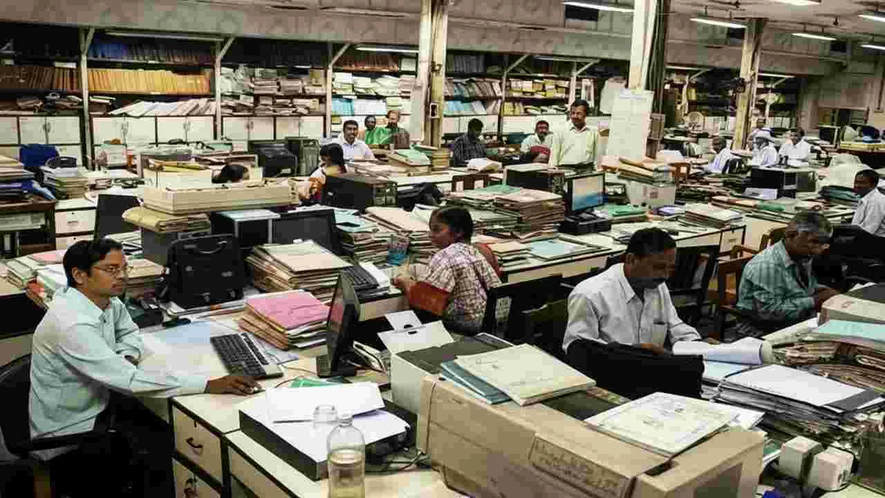 బ్యాంకు ఉద్యోగుల వేతన సవరణకు కేంద్రం ఓకే