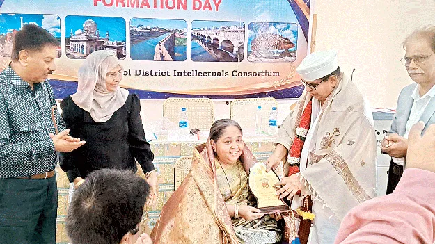 ‘ఉస్మానియా’లో జిల్లా ఆవిర్భావ దినోత్సవం