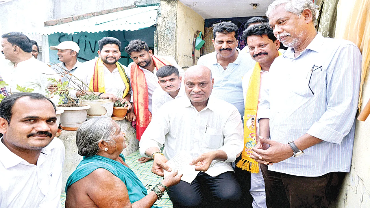దేశానికే ఆదర్శం ఎన్టీఆర్‌ భరోసా పింఛన్‌