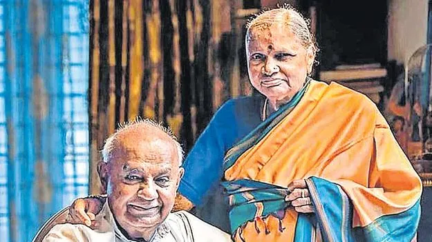 మాజీ ప్రధాని దేవెగౌడ భార్య చన్నమ్మ కన్నుమూత
