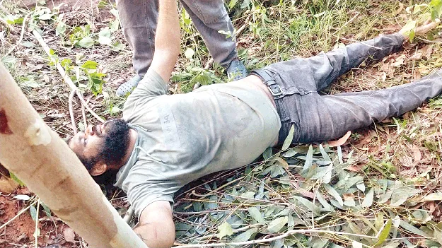 ఘాట్‌రోడ్డులో బైక్‌ బోల్తా