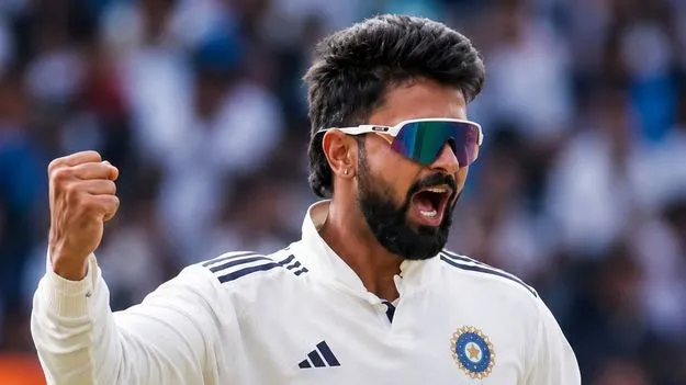 సారాంశ్‌కు చోటు