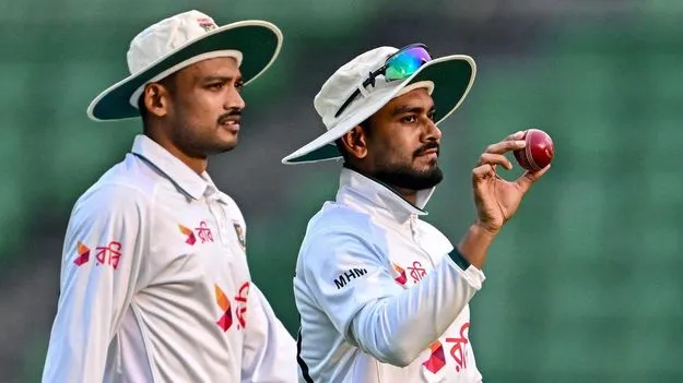 పాకిస్థాన్‌ తొలి ఇన్నింగ్స్‌ 386