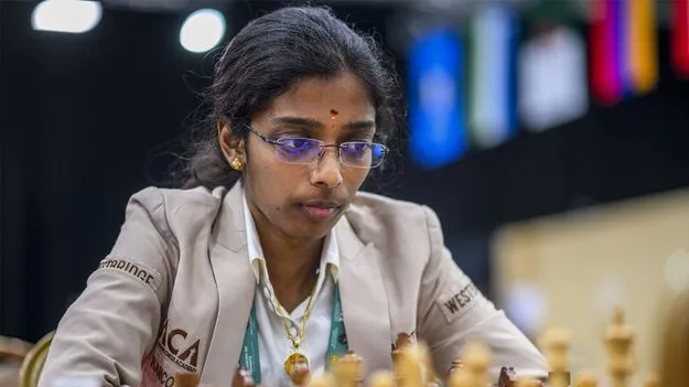 రెండో స్థానానికి వైశాలి