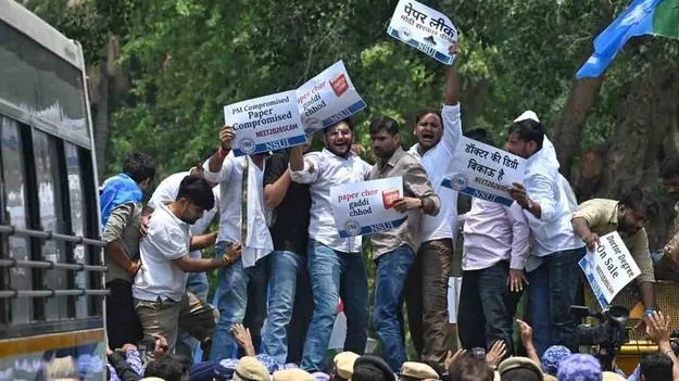 మళ్ళీ అదే కథ!
