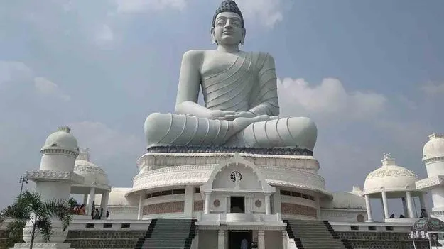 ఆ చారిత్రక దీప్తి కనిపించాలి