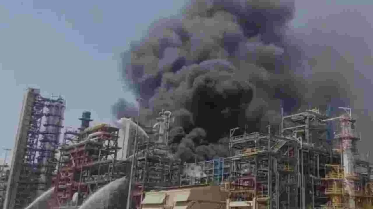 నేడు ప్రధాని మోదీ ప్రారంభిస్తారనగా..రాజస్థాన్‌ రిఫైనరీలో అగ్ని ప్రమాదం