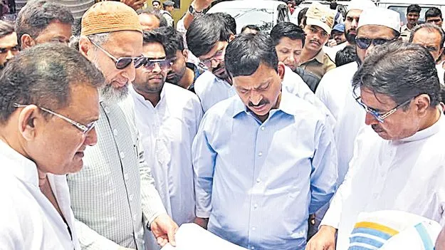 హైదరాబాద్‌లో మీరు కట్టిన ఇళ్ల కంటే ఎక్కువే నిర్మిస్తాం