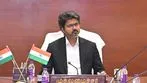 లంచ్‌ బాక్స్‌తో పావు గంట ముందే సచివాలయానికి సీఎం విజయ్‌