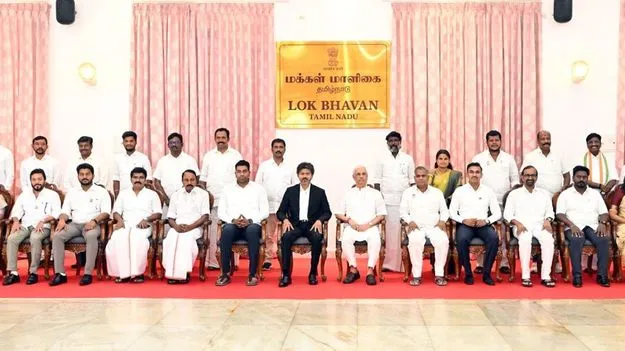 32కు చేరిన విజయ్‌ మంత్రివర్గం