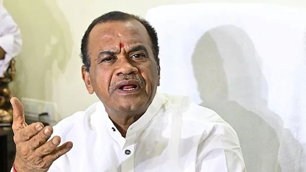 కోడ్‌ అమల్లో ఉండగా కొత్త చట్టాలెలా తెస్తారు? 