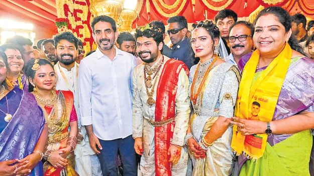 జీసీసీ చైర్మన్‌ శ్రావణ్‌కుమార్‌ వివాహానికి మంత్రి లోకేశ్‌