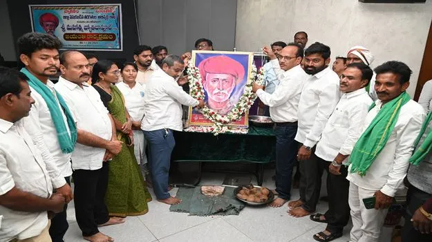 బడుగు, బలహీనవర్గాల  ఆశాజ్యోతి జ్యోతిబా ఫూలే