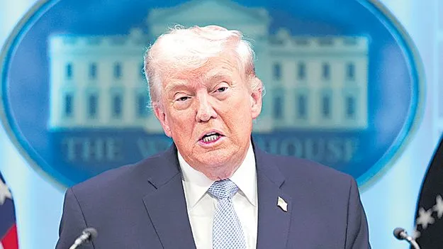 హోర్ముజ్‌ను దిగ్బంధిస్తాం