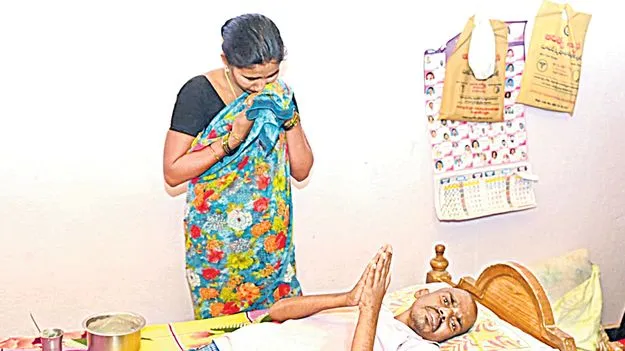 ఏఐ ఫొటోలు.. ఫోర్జరీ సంతకాలతో..ఒకరి భూమి మరొకరికి!