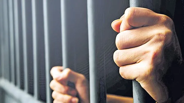 మాదకద్రవ్యాల కేసుల్లో అమాయకులు దుబాయి జైళ్ళలో!