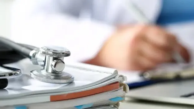 ఎంబీబీఎస్‌ ఫీజు నాలుగున్నరేళ్లకే..