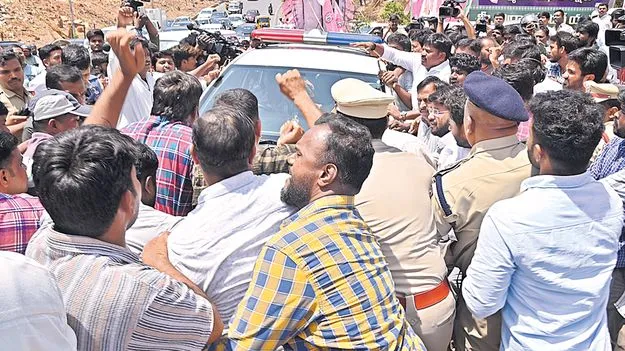 బాల్క సుమన్‌ అరెస్టు