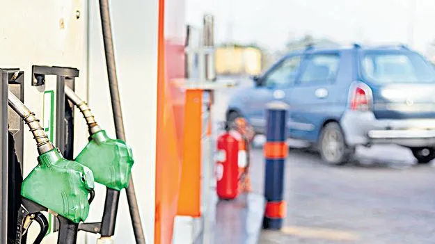 మళ్లీ భారీగా పెట్రో బాదుడు!
