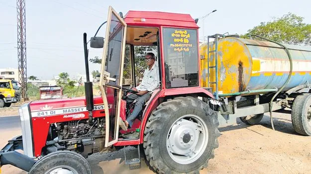 కూల్‌ కూల్‌ ట్రాక్టర్‌ ..! 
