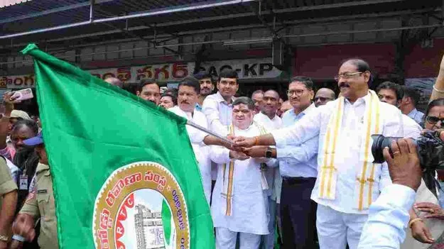 మరో ఢిల్లీలా మారొద్దనే ఈవీ బస్సులు: పొన్నం
