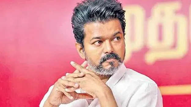 విజయ్‌ ఎన్నికల అఫిడవిట్లలో తేడాలు!