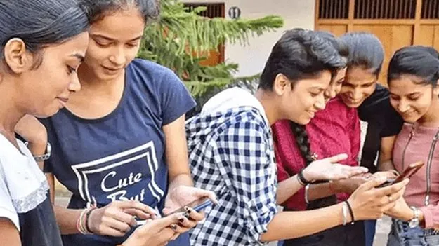 ఇంటర్‌ ఫలితాలపై ఓటి గొప్పలు