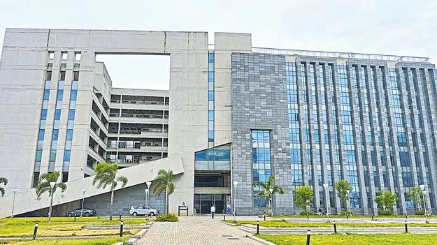 ఐఐటీహెచ్‌  588
