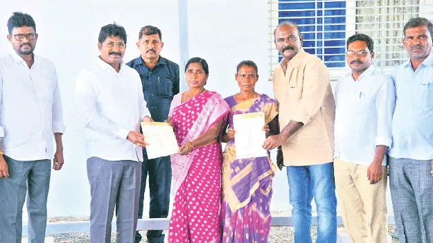 ఆపదలో ఉన్న వారికి అండగా ఉంటాం