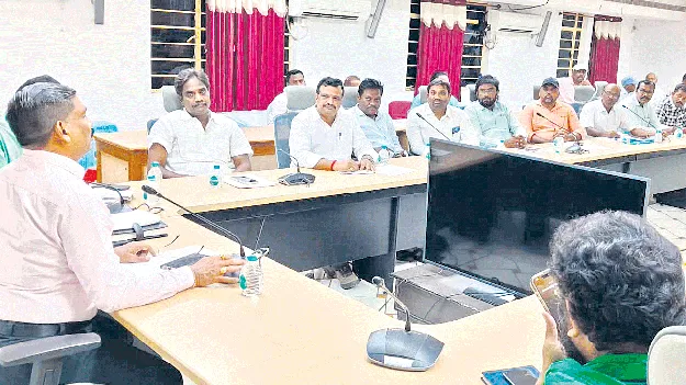 ఉద్యోగుల సమస్యలు పరిష్కారానికి కృషి