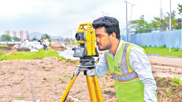 అంతా.. ఆన్‌లైన్‌ మాయ
