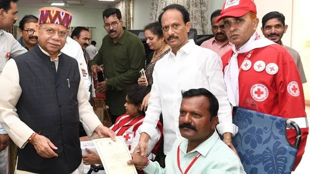 చుక్క రక్తం.. ఒక జీవితానికి వెలుగు: గవర్నర్‌