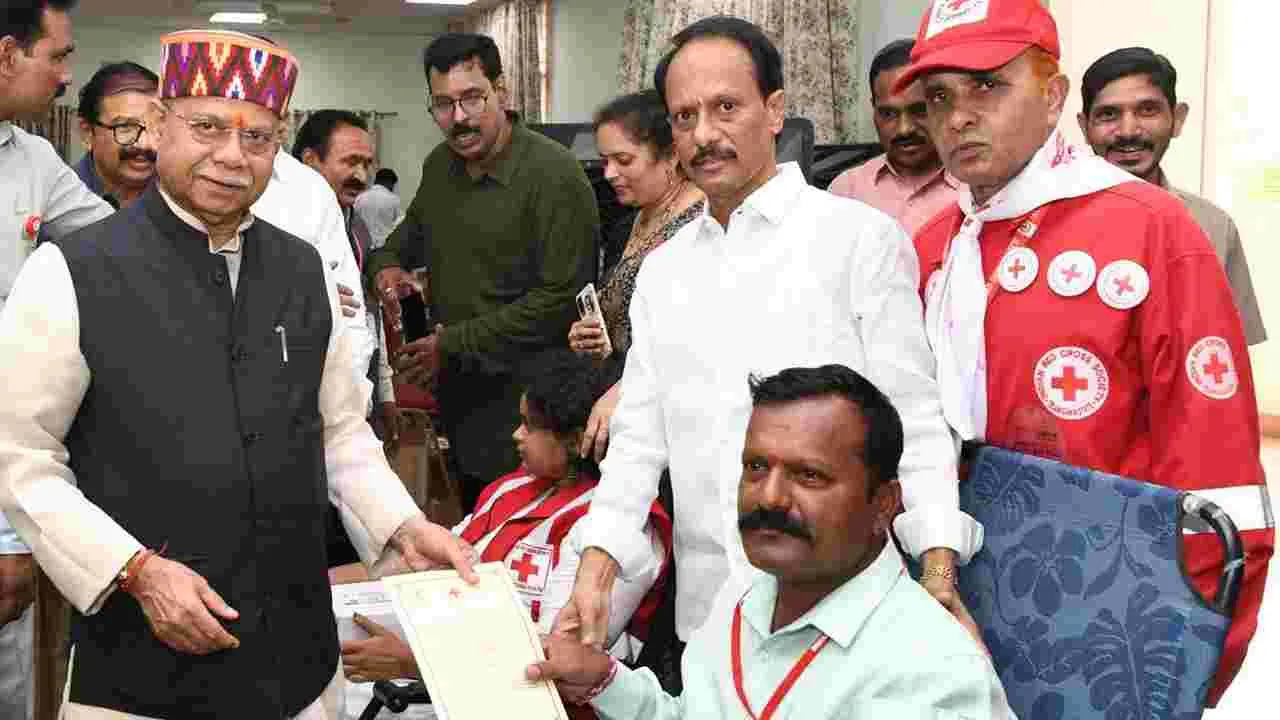చుక్క రక్తం.. ఒక జీవితానికి వెలుగు: గవర్నర్‌