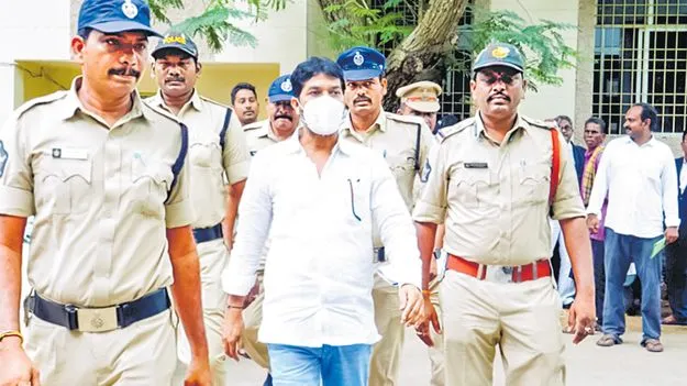 అనంతబాబుపై మరో అట్రాసిటీ కేసు