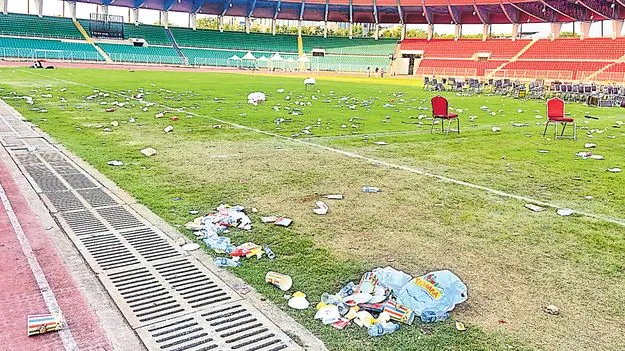 ఓపెన్‌ పబ్‌లుగా క్రీడా మైదానాలు!