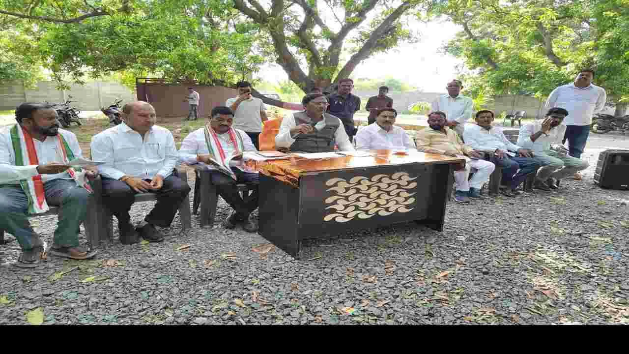 అర్హులైన ప్రతి ఒక్కరికి ఓటు హక్కు కల్పించాలి