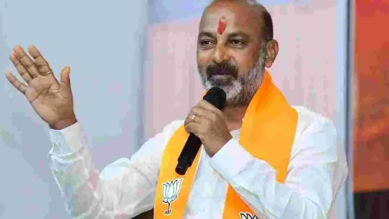 తుమ్మలకు కనీస అవగాహన లేదు