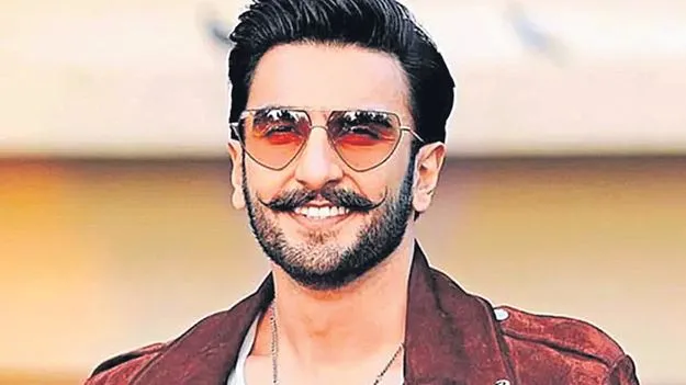 రణ్‌వీర్‌సింగ్‌ బహిరంగ క్షమాపణ