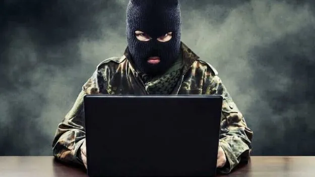 ఆ ‘సోషల్‌’ ఐడీలు ఎవరివి?