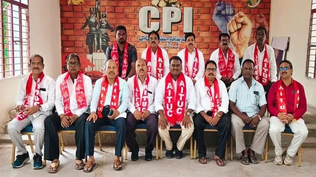కార్మికులపై పనిభారాన్ని తగ్గించాలి 