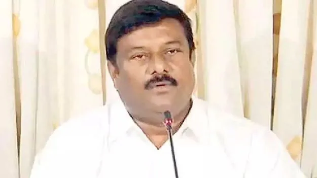 ధాన్యం సేకరణలో మంత్రులవి తప్పుడు లెక్కలు 