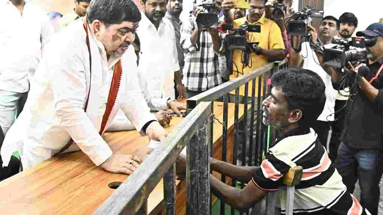 అర్హులందరికీ రేషన్‌ కార్డులు ఇచ్చాం