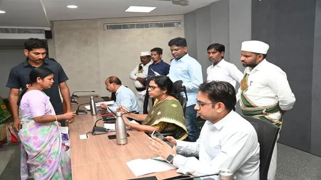 ప్రజావాణి దరఖాస్తులను త్వరగా పరిష్కరించాలి