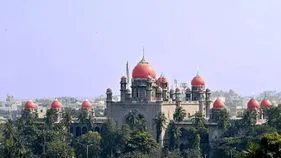 ఫిరాయింపు ఎమ్మెల్యేలకు హైకోర్టు నోటీసులు